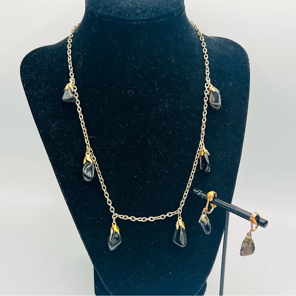 Vintage gold tone chain with smoky gray polished gemstones & clip on earrings